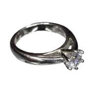 زنانه نگین اتمی